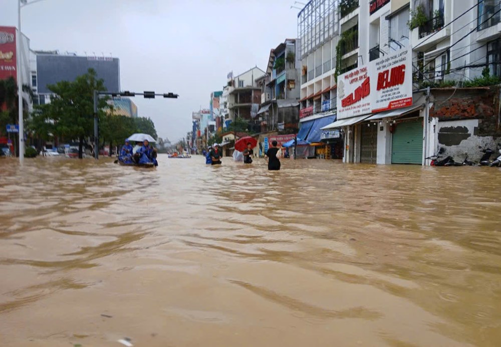 mua-lu-lich-su-o-hue 3.jpg